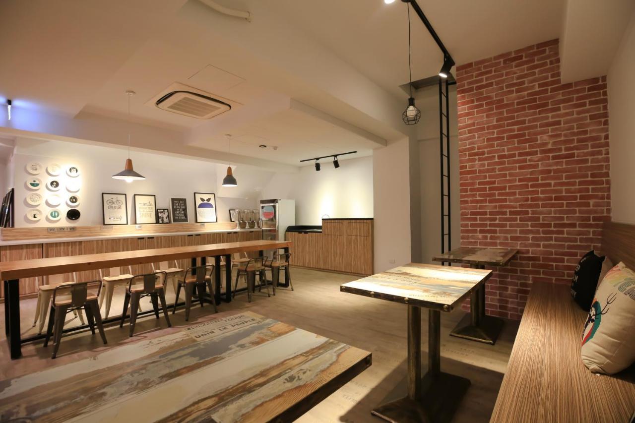Flyinn Hostel Kaohsiung Eksteriør billede