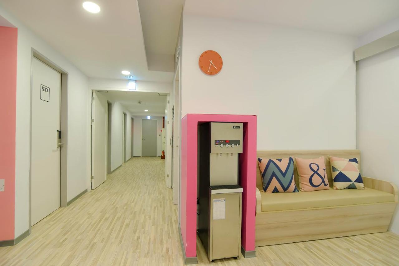 Flyinn Hostel Kaohsiung Eksteriør billede